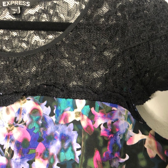 EUC Express floral top - Picture 5 of 5